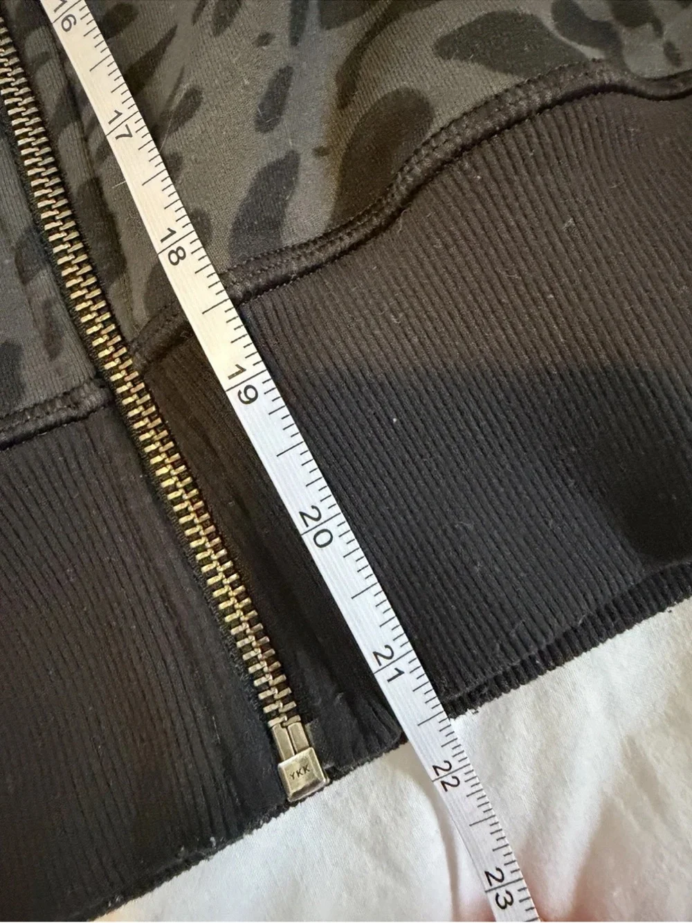 Lululemon Scuba Leopard Print Full Zip Hoodie Jacket Thumbholes Black - Picture 5 of 6